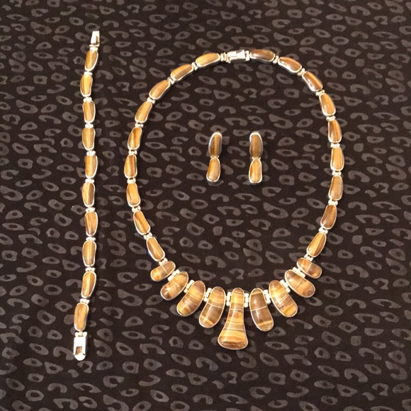 Sterling Silver Necklace-Bracelet-Earrings set - Picture 5 of 5